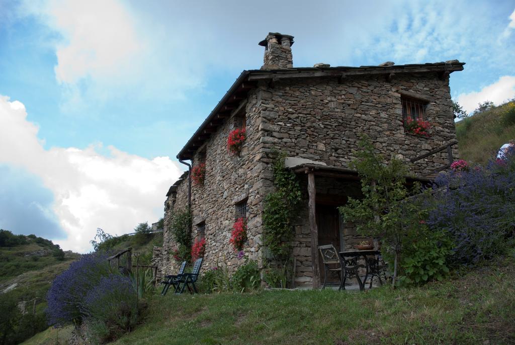 فندق Molini di Trioraفي  Agriturismo La Fontana Dell'Olmo المظهر الخارجي الصورة